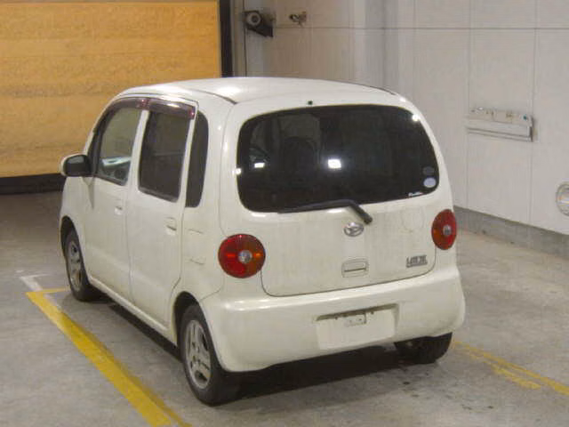 DAIHATSU MOVE LATTE