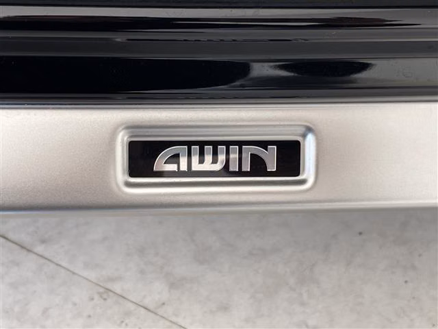NISSAN AURA
