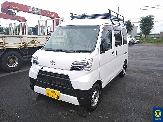 TOYOTA PIXIS VAN