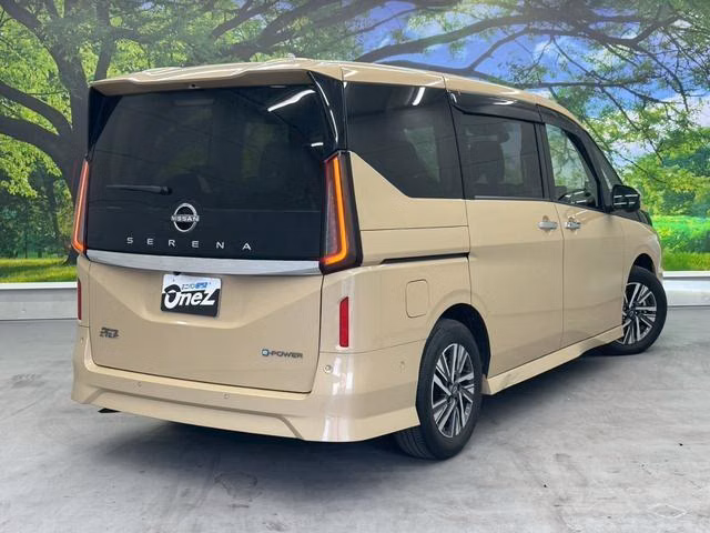 NISSAN SERENA