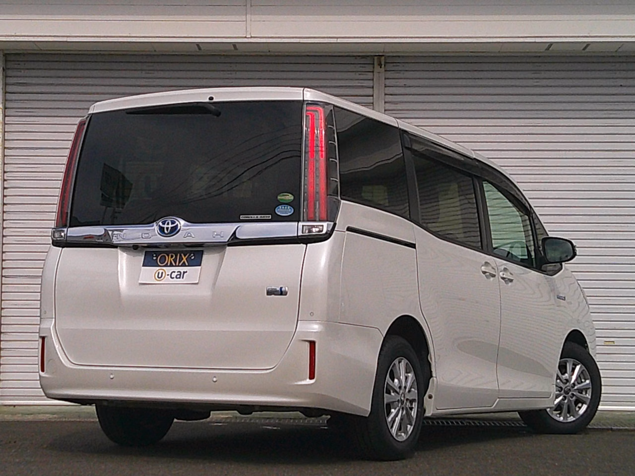 TOYOTA NOAH