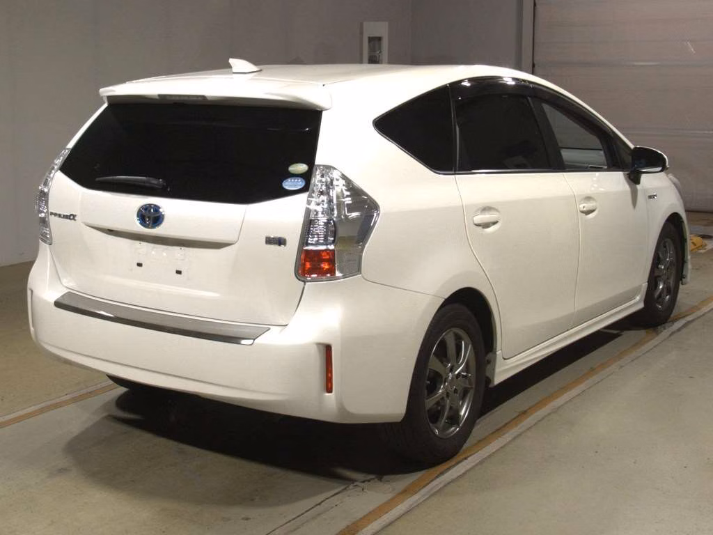 TOYOTA PRIUS ALPHA