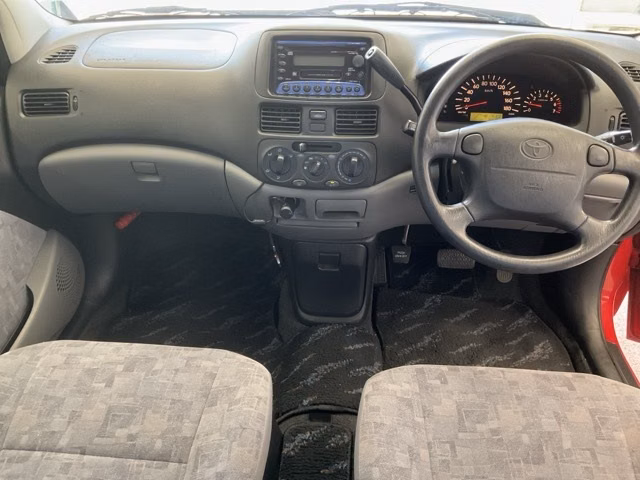 TOYOTA RAUM