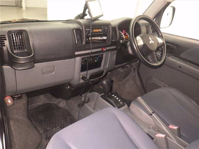 MITSUBISHI MINICAB