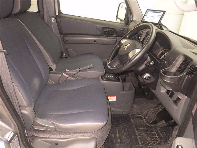 MITSUBISHI MINICAB