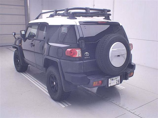 TOYOTA FJ CRUISER