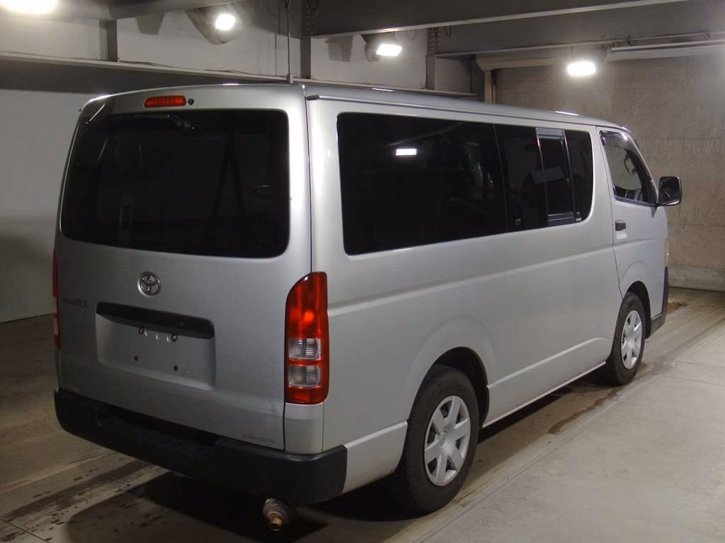 TOYOTA REGIUS ACE