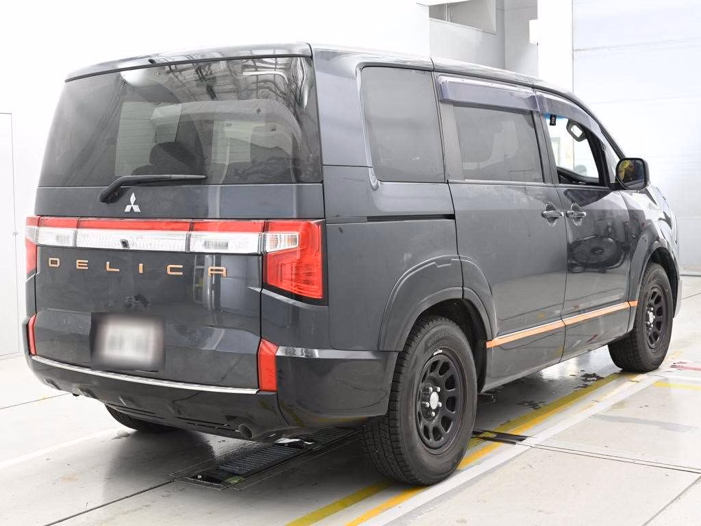 MITSUBISHI DELICA D:5