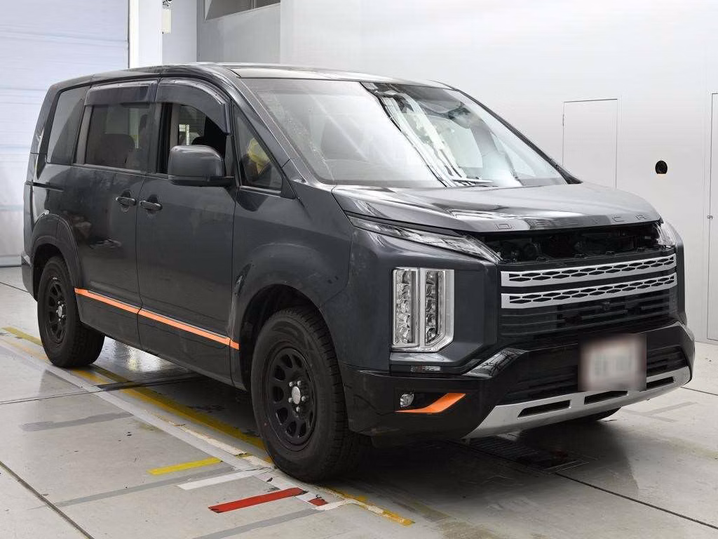 MITSUBISHI DELICA D:5