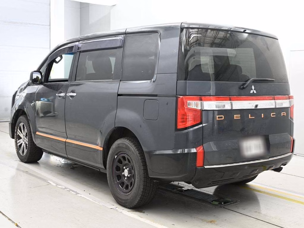 MITSUBISHI DELICA D:5
