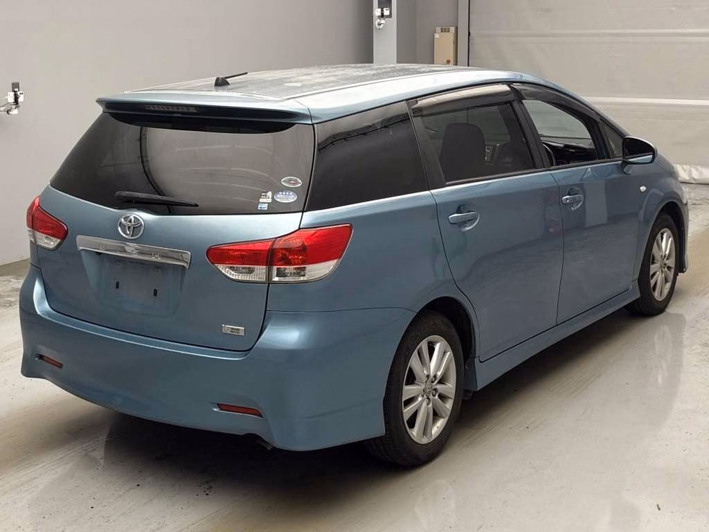 TOYOTA WISH