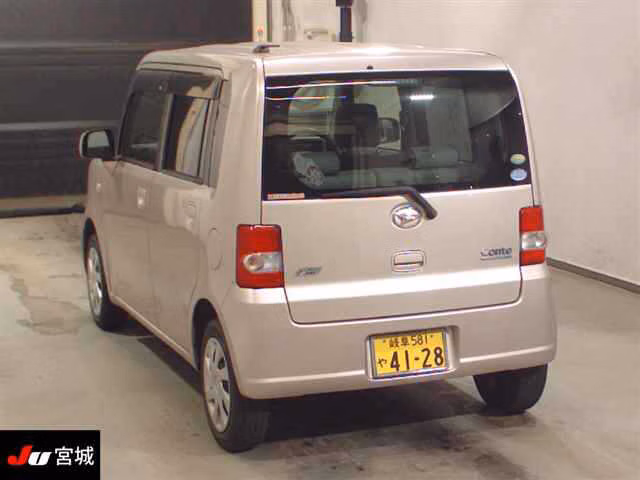 DAIHATSU MOVE CONTE