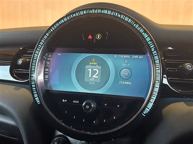 MINI HATCH