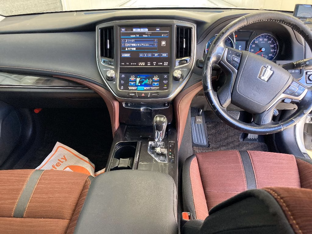 TOYOTA CROWN