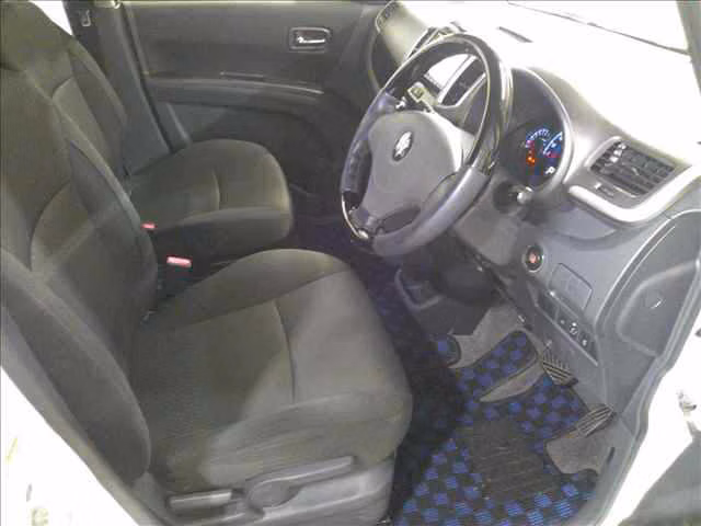 MITSUBISHI DELICA D:2