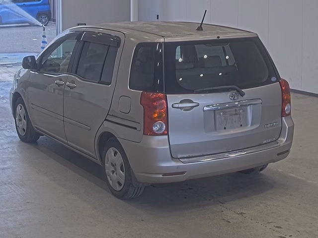 TOYOTA RAUM