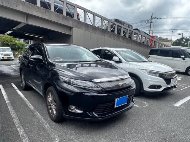 TOYOTA HARRIER
