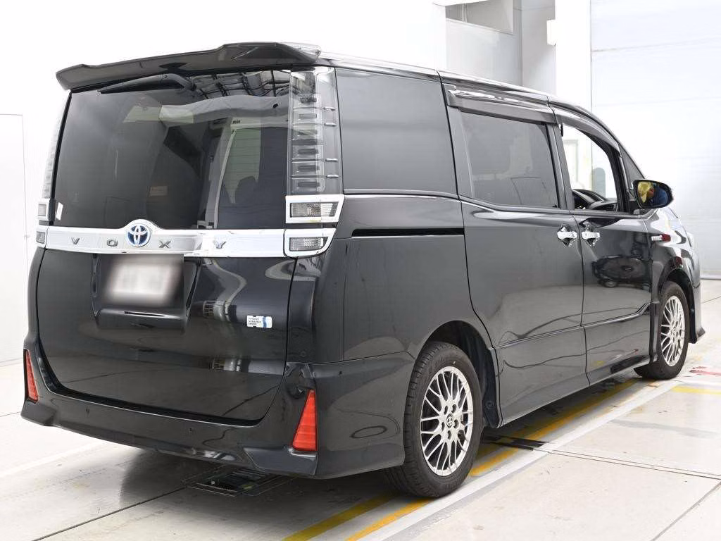TOYOTA VOXY