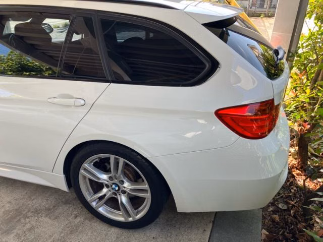 BMW 3-SERIES