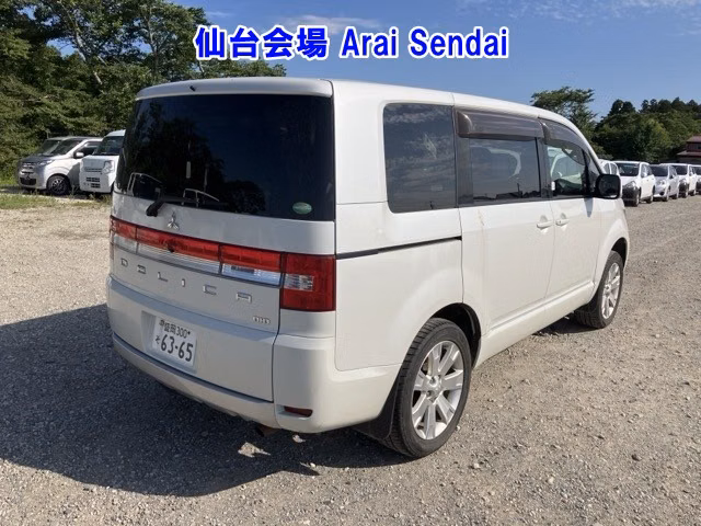 MITSUBISHI DELICA D:5