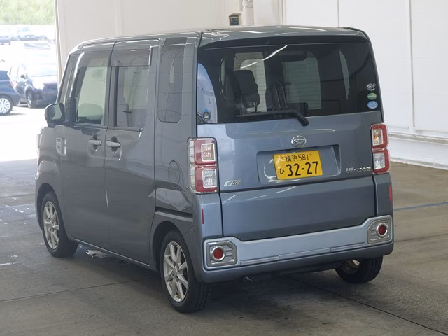DAIHATSU WAKE