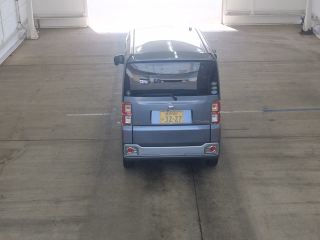 DAIHATSU WAKE