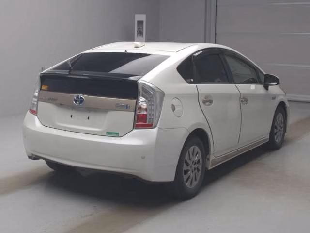 TOYOTA PRIUS PHV