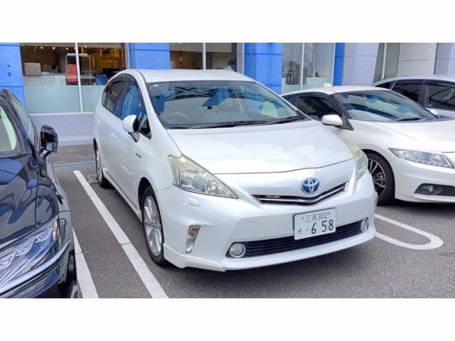 TOYOTA PRIUS ALPHA
