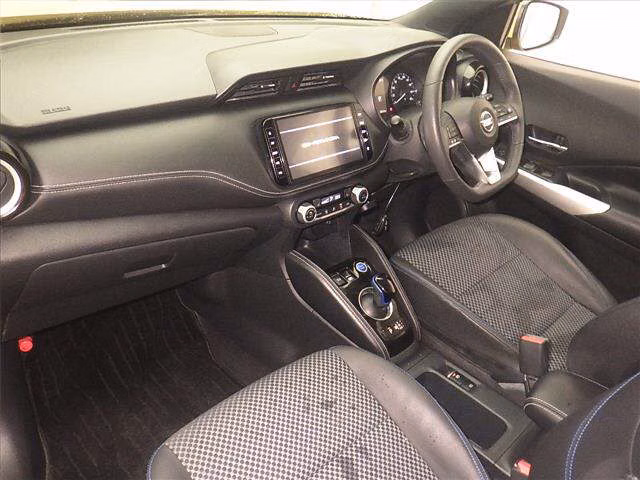 NISSAN KICKS