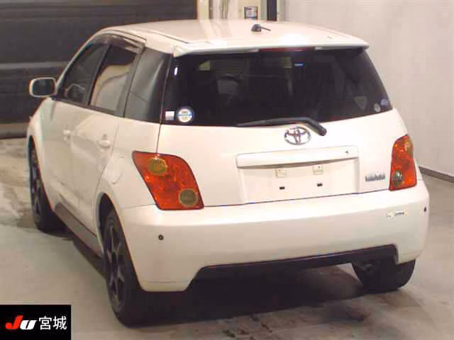 TOYOTA IST