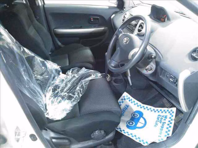 TOYOTA IST