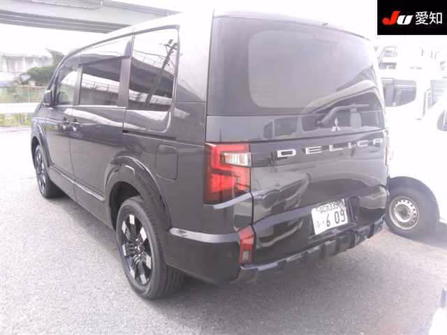 MITSUBISHI DELICA D:5