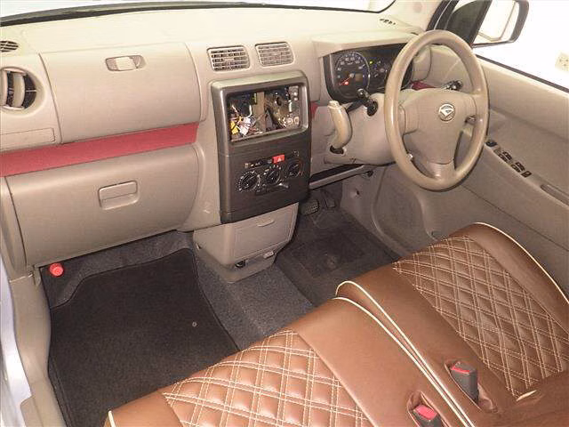 DAIHATSU MOVE CONTE