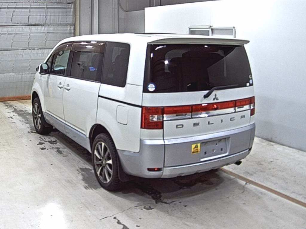 MITSUBISHI DELICA D:5