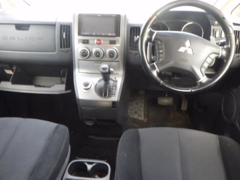 MITSUBISHI DELICA D:5