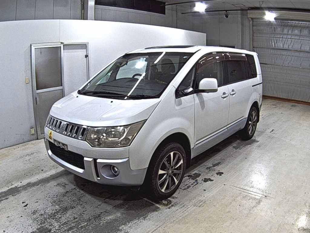 MITSUBISHI DELICA D:5