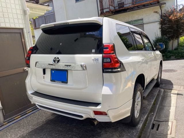 TOYOTA LAND CRUISER PRADO