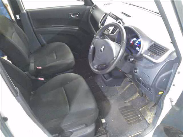 MITSUBISHI DELICA D:2