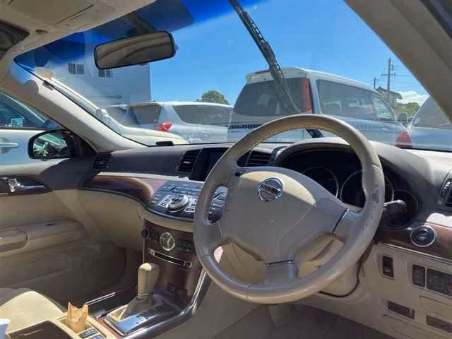 NISSAN FUGA