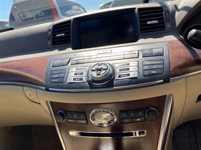 NISSAN FUGA