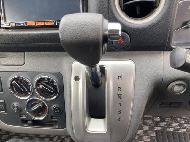 NISSAN NV350 CARAVAN