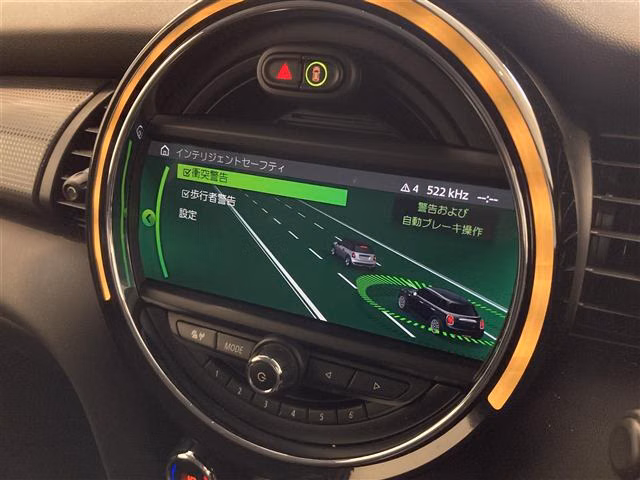 MINI HATCH