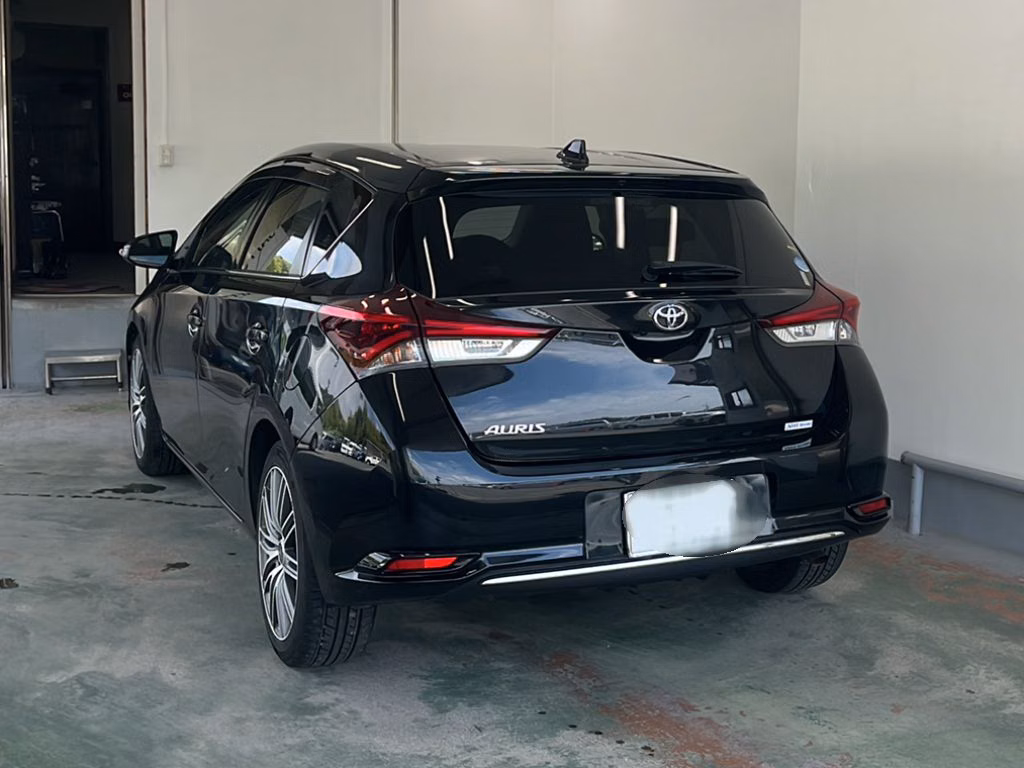 TOYOTA AURIS
