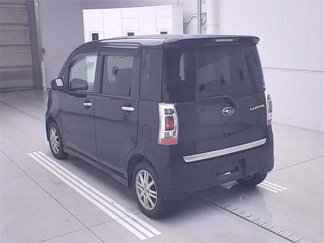 SUBARU LUCRA