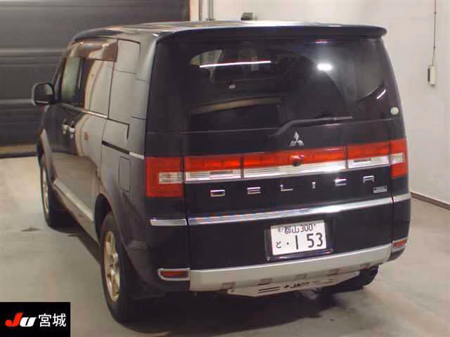 MITSUBISHI DELICA D:5