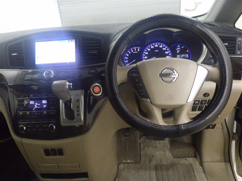 NISSAN ELGRAND