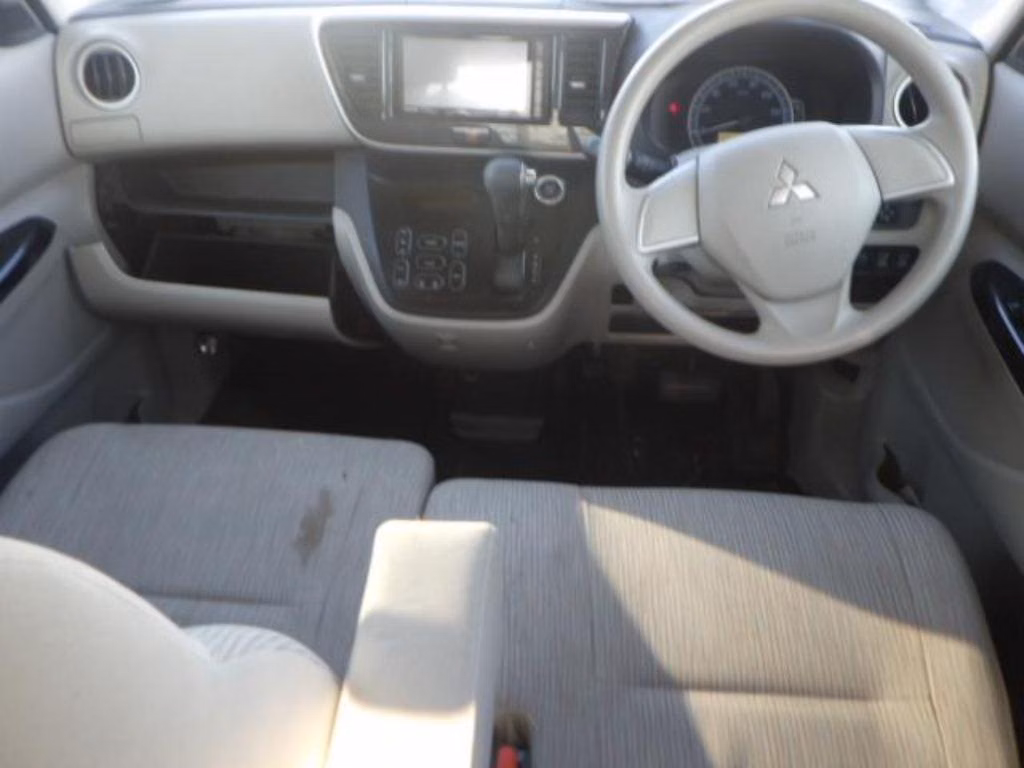 MITSUBISHI EK SPACE