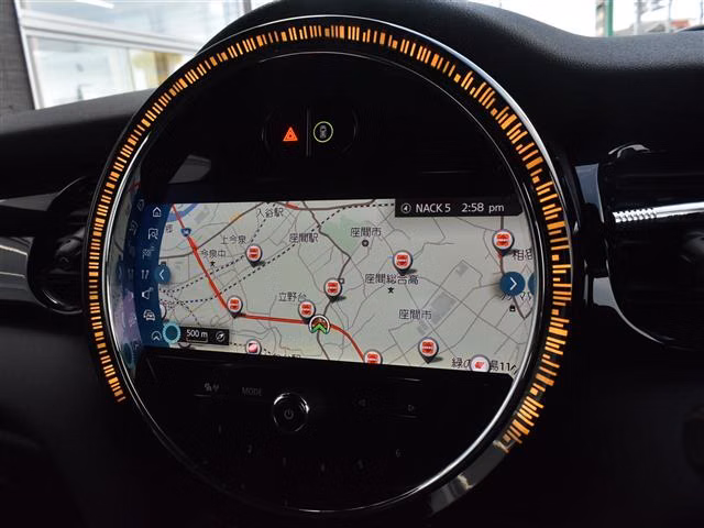 MINI HATCH
