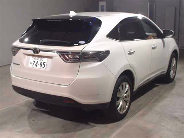 TOYOTA HARRIER