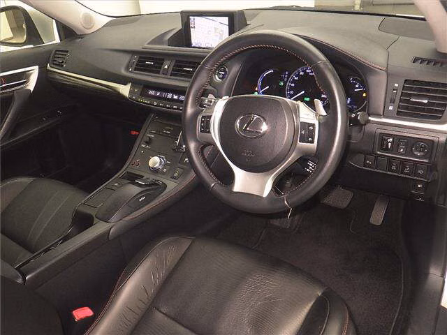 LEXUS CT200H